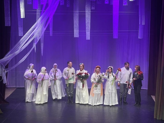 Ērgļu teātris . Pūt, vējiņi